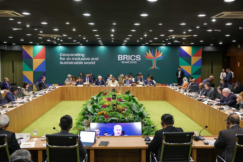 Brasil Buscará Apoio do BRICS para Metas Climáticas Audaciosas na COP30