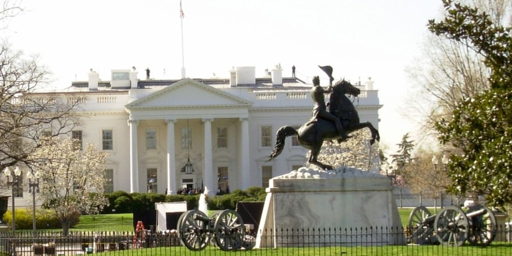 Governo dos EUA usa as redes sociais para reagir à prisão de Bolsonaro