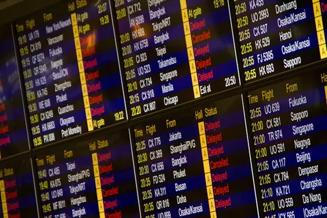 Suspensão de processos de atraso e cancelamento de voo: o dever de indenizar está em risco?